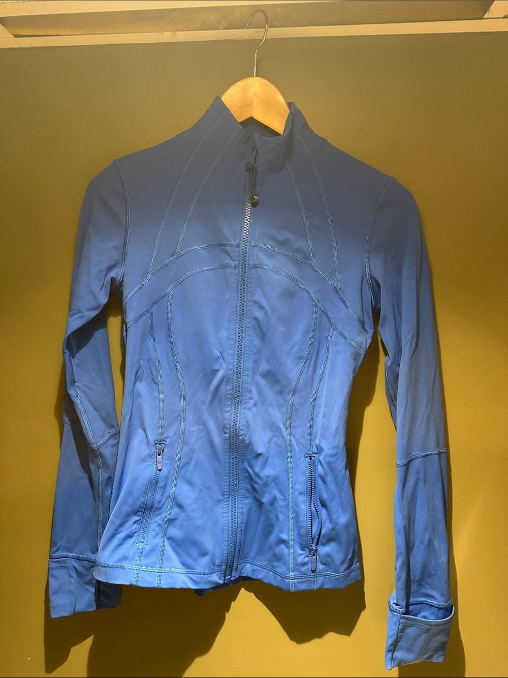 Lululemon Women's Blue Zip up Define Jacket Nulu sz 4